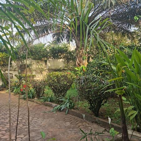 Tout Confort Avec Jardin Entree Bastos Yaoundé Εξωτερικό φωτογραφία